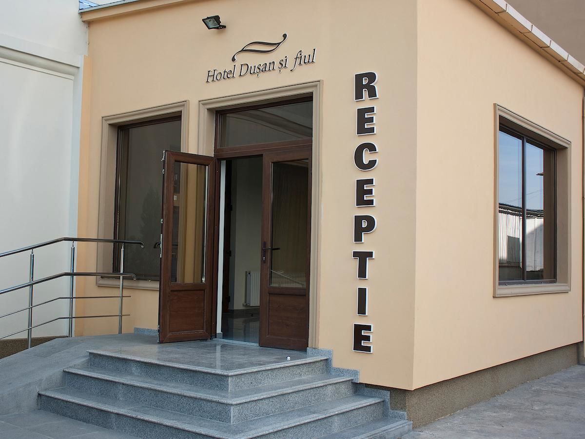 Отель Hotel Dusan si Fiul Resita Nord Решица-5